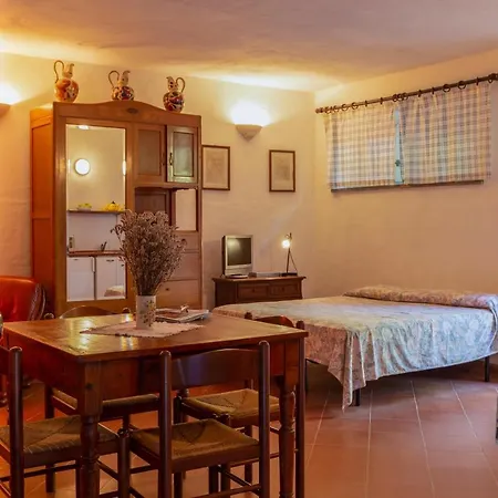 Rustica Progenie Aparthotel *