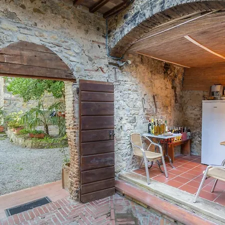 Rustica Progenie Aparthotel