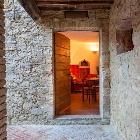 Rustica Progenie Aparthotel *
